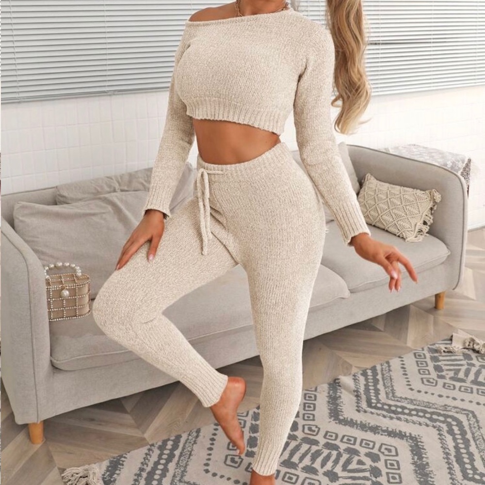 🆕 Softest Chenille Jogger Set Cream - Picture 3 of 12
